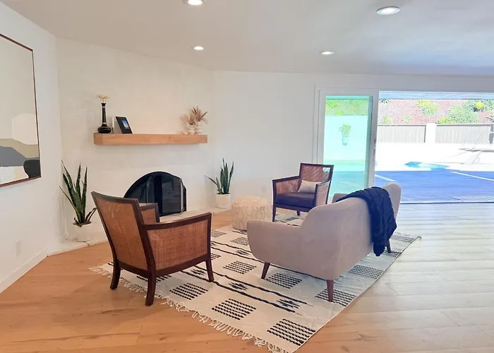 Lavender House - Serene Ojai Retreat, Pool, Orchard