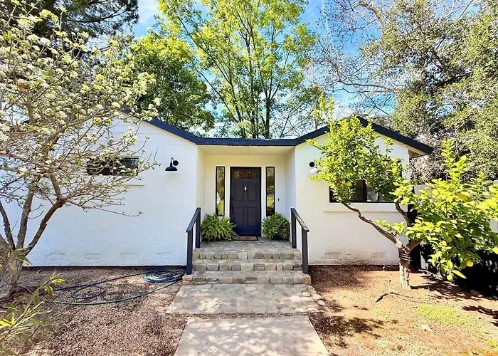 Charming Private Cottage In Ojai