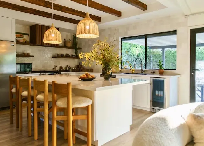 Stylish Designer Home Near Downtown